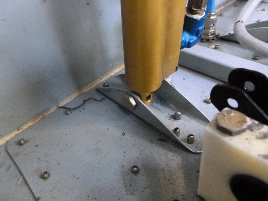 Right hand bracket